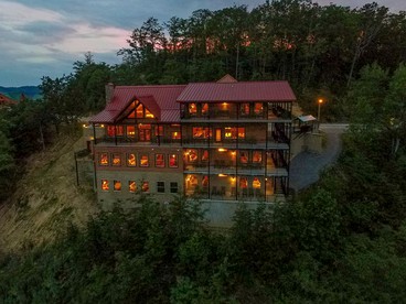 Extraordinary Vacation Cabin for Large Group Rental in Pigeon Forge, Tennessee - Pigeon Forge, Tennessee - glamping.directory