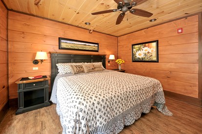 Extraordinary Vacation Cabin for Large Group Rental in Pigeon Forge, Tennessee - Pigeon Forge, Tennessee - glamping.directory