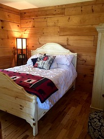 Spacious Log Cabin Rental for Ten with Breathtaking Views near Asheville - North Hill, North Carolina - glamping.directory