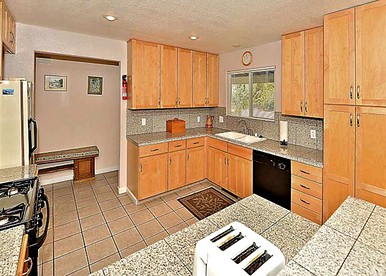 Family Vacation Rental with Hot Tub in South Lake Tahoe, California - South Lake Tahoe, California - glamping.directory