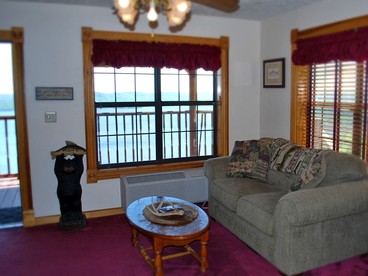 Romantic Couples Suite Nestled in the Ozark Mountains in Arkansas - Eureka Springs, Arkansas - glamping.directory