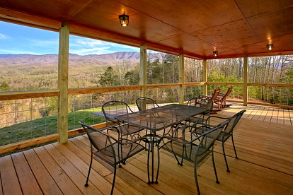 Beautiful Log Cabin with Extraordinary Views for Glamping near Gatlinburg - Gatlinburg, Tennessee - glamping.directory