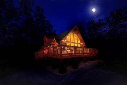 Beautiful Log Cabin with Extraordinary Views for Glamping near Gatlinburg - Gatlinburg, Tennessee - glamping.directory