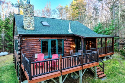 Waterfront Cabin with Private Deck Loaded with Kayaks in Maine - glamping.directory