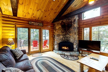 Waterfront Cabin with Private Deck Loaded with Kayaks in Maine - Greenville, Maine - glamping.directory
