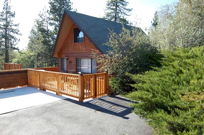 Cozy, Family-Friendly Cabin in Big Bear, California - glamping.directory
