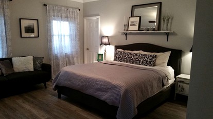 Beautiful Waterfront Cottage Rental with a Pool near New Orleans, Louisiana - Slidell, Louisiana - glamping.directory