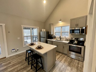 Pet-Friendly Cabin with Private Deck and BBQ in Tennessee - Monteagle, Tennessee - glamping.directory