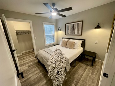 Pet-Friendly Cabin with Private Deck and BBQ in Tennessee - Monteagle, Tennessee - glamping.directory