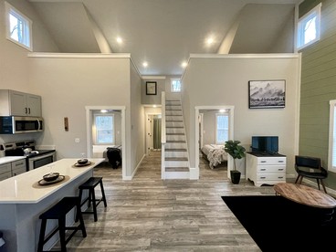 Pet-Friendly Cabin with Private Deck and BBQ in Tennessee - Monteagle, Tennessee - glamping.directory