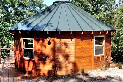 Enchanting Eureka Springs Accommodation Ideal for a Romantic Getaway in Arkansas - glamping.directory