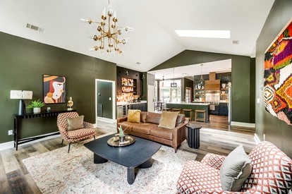 Stunning Rental with Hot-Tub, Theater Room and Great Landscape in Tennessee - Sevierville, Tennessee - glamping.directory
