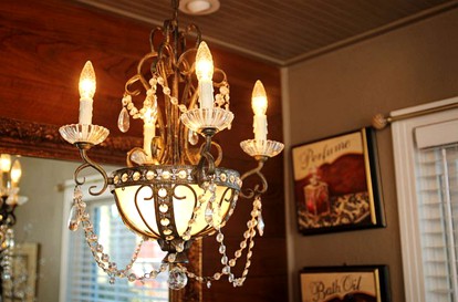 Historical Schoolhouse Suite with Spacious Tub near Eagle Mountain Lake Thirty Minutes from Downtown Fort Worth, Texas - Azle, Texas - glamping.directory