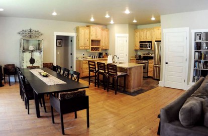 Luxurious Pet-Friendly Vacation Rental close to Mirror Lake in Kamas, Utah - Kamas, Utah - glamping.directory