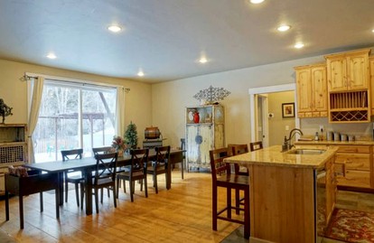 Luxurious Pet-Friendly Vacation Rental close to Mirror Lake in Kamas, Utah - Kamas, Utah - glamping.directory