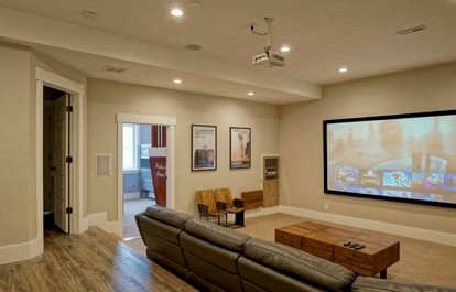 Luxurious Pet-Friendly Vacation Rental close to Mirror Lake in Kamas, Utah - Kamas, Utah - glamping.directory