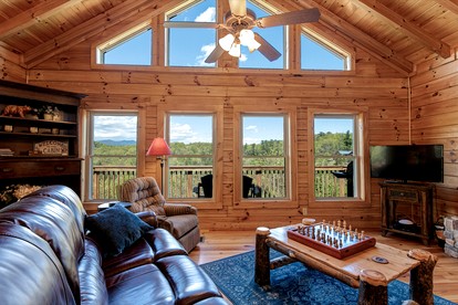 Stunning Log Cabin with Views of Mt. Mitchell near Asheville, North Carolina - Black Mountain, North Carolina - glamping.directory