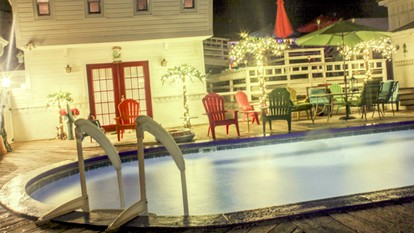 Romantic Getaway Rental Overlooking a Pond in Hardin County, Texas - Lumberton, Texas - glamping.directory