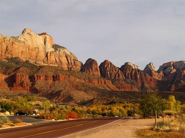 Picturesque Cabin Getaway Situated near Zion National Park in Utah - Mount Carmel, Utah - glamping.directory