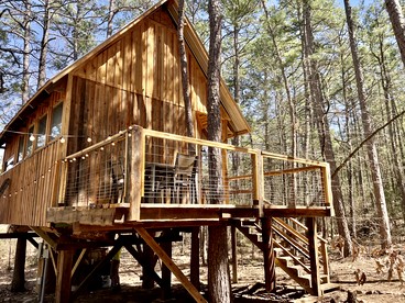 Rustic Tree House Nestled in the Heart of Ouachita National Forest, Arkansas - glamping.directory