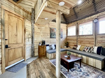 Rustic Tree House Nestled in the Heart of Ouachita National Forest, Arkansas - Boles, Arkansas - glamping.directory
