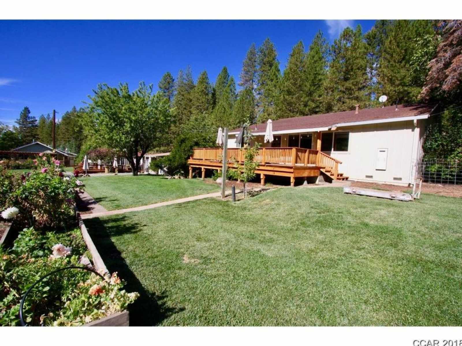 Scottie's Motofarm - Forest Meadows, California - glamping.directory