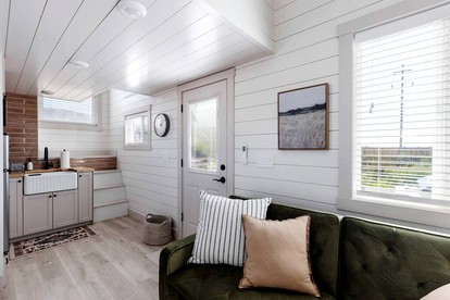 Unforgettable Vistas: Tiny Home Getaway with Stunning Utah Views - Apple Valley, Utah - glamping.directory