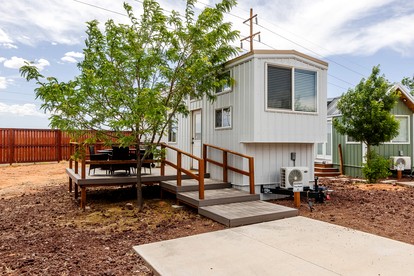 Unforgettable Vistas: Tiny Home Getaway with Stunning Utah Views - Apple Valley, Utah - glamping.directory