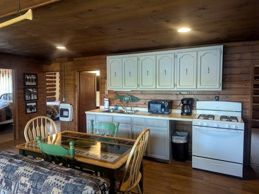 Lakeside Log Cabin Rental within Easy Reach of Chequamegon Bay, Wisconsin - Hayward, Wisconsin - glamping.directory
