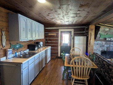 Lakeside Log Cabin Rental within Easy Reach of Chequamegon Bay, Wisconsin - Hayward, Wisconsin - glamping.directory