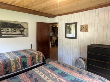 Lakeside Log Cabin Rental within Easy Reach of Chequamegon Bay, Wisconsin - Hayward, Wisconsin - glamping.directory