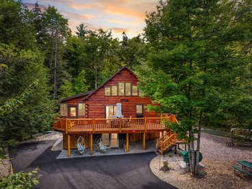 Modern Cabin Getaway Near Pequawket Pond in Conway, New Hampshire - Conway, New Hampshire - glamping.directory