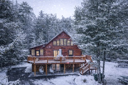 Modern Cabin Getaway Near Pequawket Pond in Conway, New Hampshire - glamping.directory