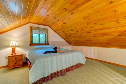 Traditional Wooden Cabin Rental in the Poconos, Pennsylvania - Canadensis, Pennsylvania - glamping.directory