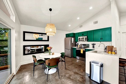 Luxury Cabin for Four for Texas Glamping Retreat - Wimberley, Texas - glamping.directory