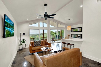 Luxury Cabin for Four for Texas Glamping Retreat - Wimberley, Texas - glamping.directory
