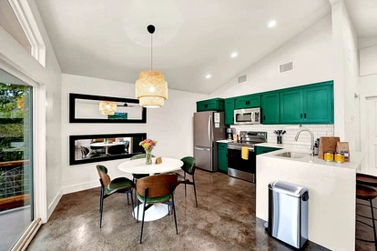 Luxury Cabin for Four for Texas Glamping Retreat - Wimberley, Texas - glamping.directory