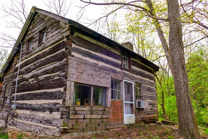 Secluded Cabin Rental Tucked in the Woods Outside of Cincinnati, Ohio - Okeana, Ohio - glamping.directory