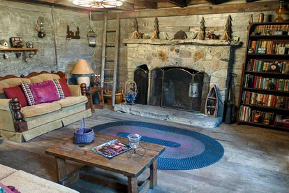 Secluded Cabin Rental Tucked in the Woods Outside of Cincinnati, Ohio - Okeana, Ohio - glamping.directory