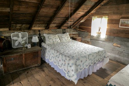 Secluded Cabin Rental Tucked in the Woods Outside of Cincinnati, Ohio - Okeana, Ohio - glamping.directory