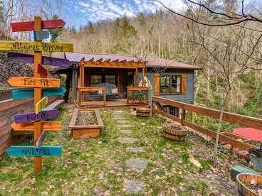 Three-Bedroom Luxury Vacation Rental next to a Cascading Waterfall near Chimney Rock, North Carolina - Hendersonville, North Carolina - glamping.directory