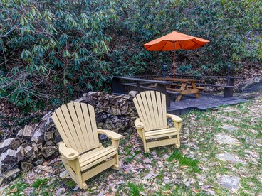 Three-Bedroom Luxury Vacation Rental next to a Cascading Waterfall near Chimney Rock, North Carolina - Hendersonville, North Carolina - glamping.directory