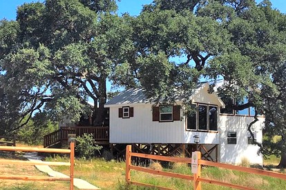 Tranquil Dripping Springs Vacation Rental Ideal for Texas Getaways - glamping.directory