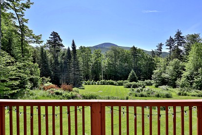 Pet-Friendly Cabin in the Heart of Vermont's Ski Country with Hot-Tub and Private Deck to Enjoy the Views of Pico Mountain - Mendon, Vermont - glamping.directory