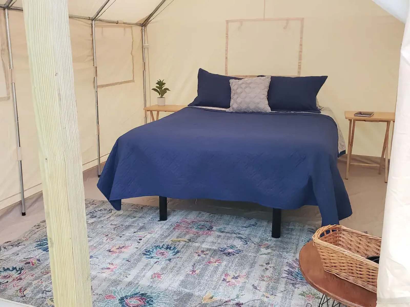 Cedar Ridge South Fork River - Hardy, Arkansas - glamping.directory