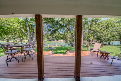 New Braunfels Cottage Rental on the Lake Dunlap for a Perfect Texas Glamping Family Getaway - New Braunfels, Texas - glamping.directory