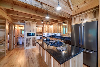 Lovely Logan Log Cabin Retreat for Family and Group Glamping in Ohio - Logan, Ohio - glamping.directory