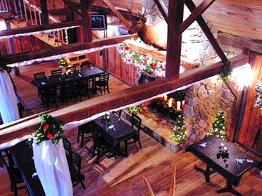 Spacious Vacation Rental for Large Groups on the Edge of Hoosier National Forest, Indiana - French Lick , Indiana - glamping.directory