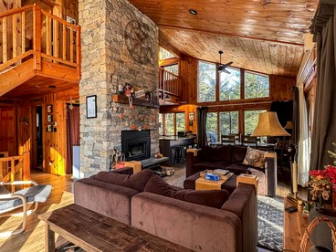 Spectacular Cabin with Retro Games and Awesome Sights in Madison, New Hampshire - Madison, New Hampshire - glamping.directory