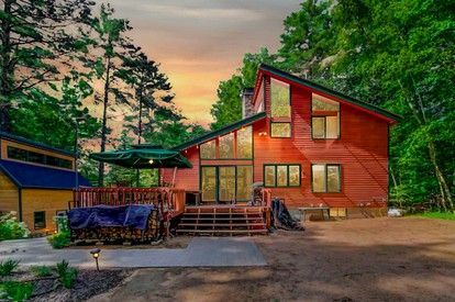 Spectacular Cabin with Retro Games and Awesome Sights in Madison, New Hampshire - glamping.directory